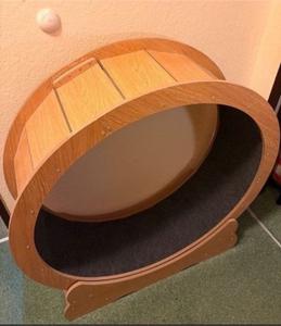 Neuwertiges XXL Katzenlaufrad 90x97x29 Katze Holz Sport